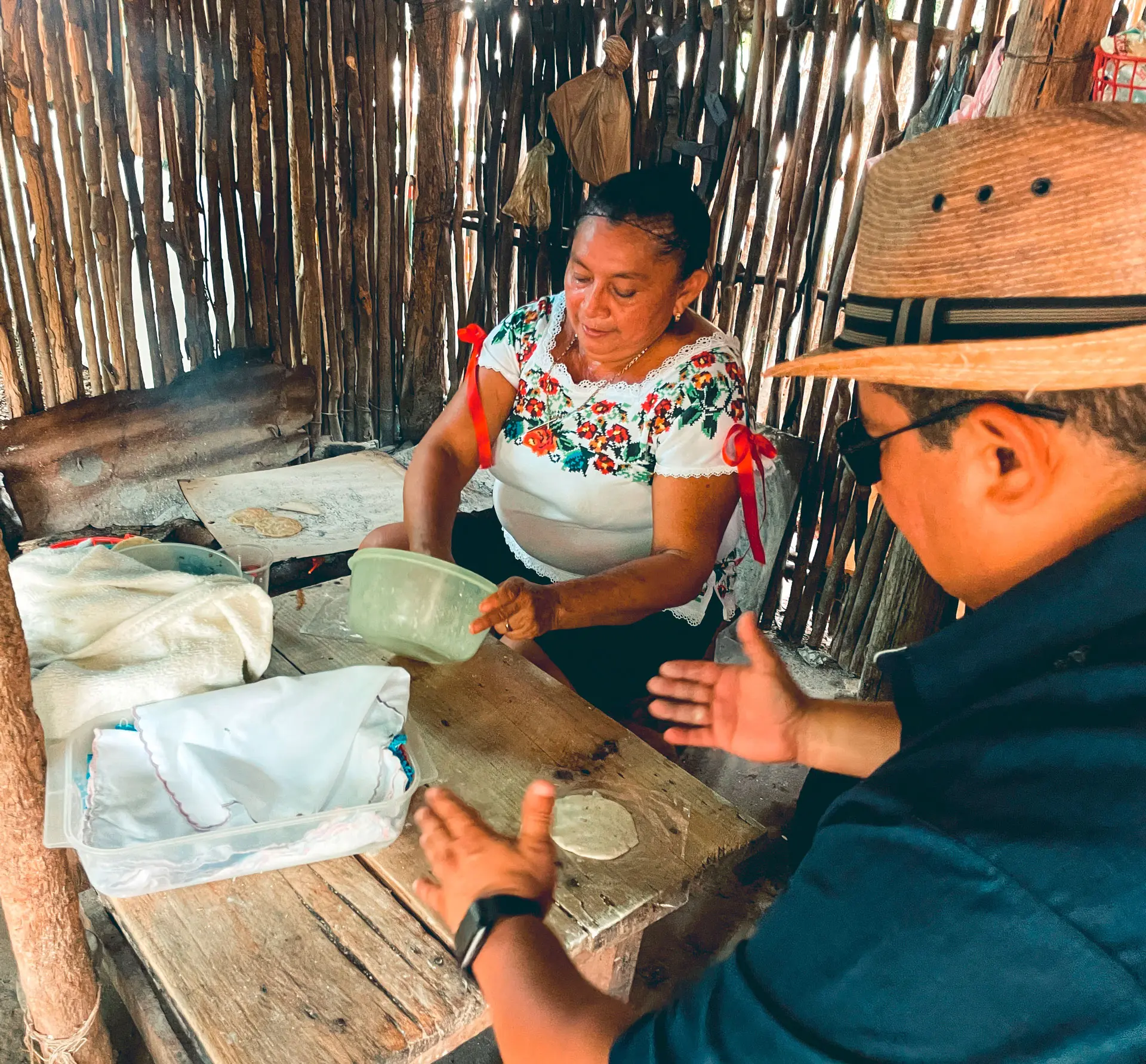 Tortillas a mano en Maní